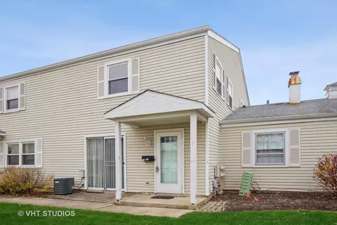 324 Donna Ct #B, Bartlett, IL 60103