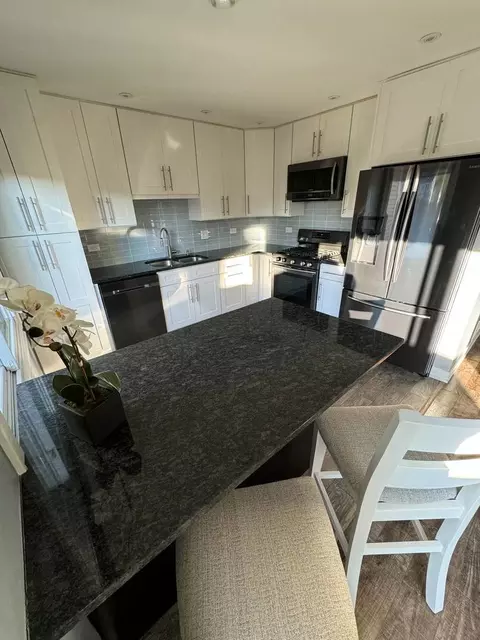 Kitchen - 1980 Georgetown Ln, Hoffman Estates, IL 60169 photo 2 of 4