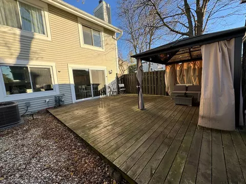 Exterior - 1980 Georgetown Ln, Hoffman Estates, IL 60169 photo 5 of 6