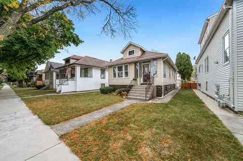 4042 N Meade Ave, Chicago, IL 60634