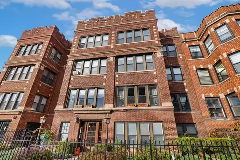 560 W Roscoe St #3W, Chicago, IL 60657