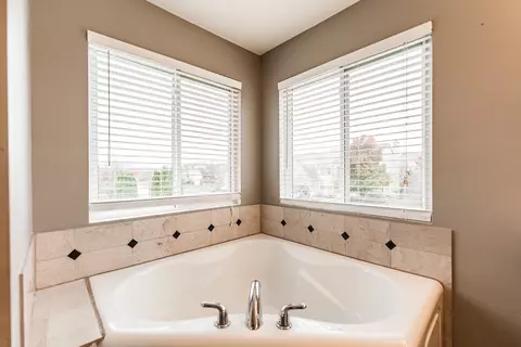 202 E Becker Pl, Sycamore, IL 60178 photo 24