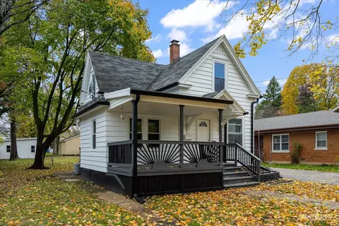806 Iowa Ave, Aurora, IL 60506 photo 2