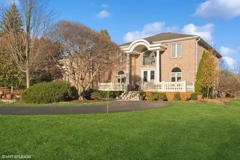 20883 N Plumwood Dr, Kildeer, IL 60047