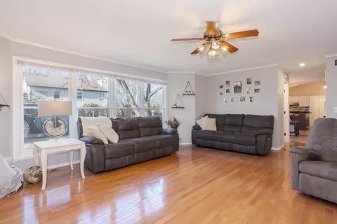 Living - 509 Amherst Dr, Normal, IL 61761 photo 2 of 5