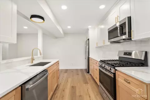 Kitchen - 19517 S 116th Ave #B, Mokena, IL 60448 photo 3 of 3
