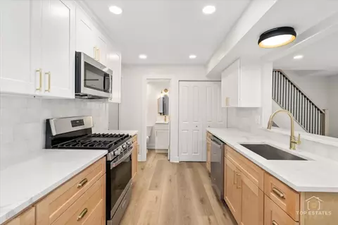 Kitchen - 19517 S 116th Ave #B, Mokena, IL 60448 photo 2 of 3