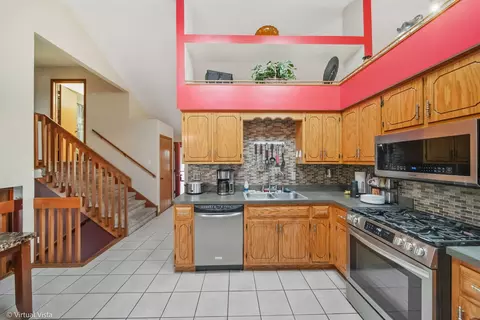 Kitchen - 6342 Michael Ln, Matteson, IL 60443 photo 3 of 3