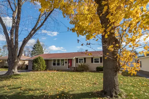 413 Harold St, Crystal Lake, IL 60014