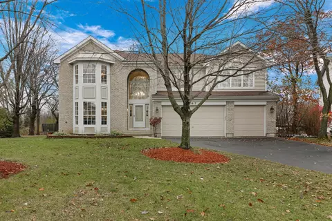 1817 S Waxwing Ln, Libertyville, IL 60048