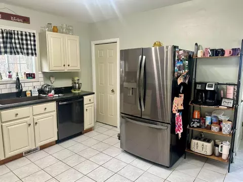 Kitchen - 316 W Chippewa St, Dwight, IL 60420 photo 4 of 4