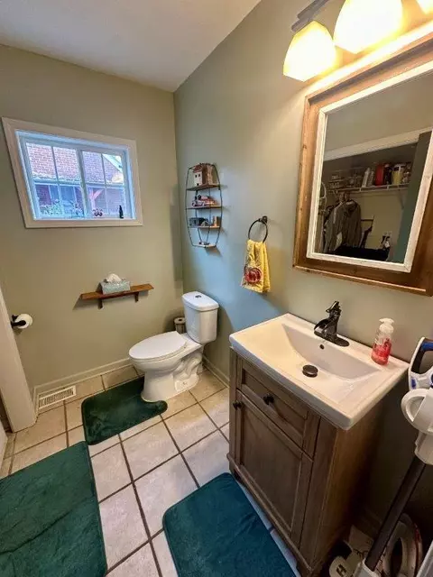 Bath - 316 W Chippewa St, Dwight, IL 60420 photo 1 of 5