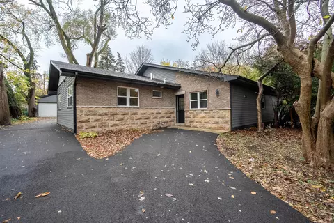2 N112 Virginia Ave, Glen Ellyn, IL 60137