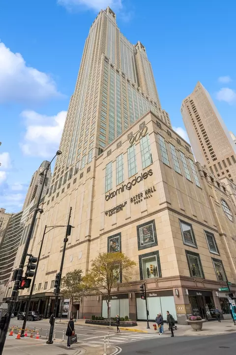 132 E Delaware Pl #6201, Chicago, IL 60611