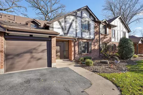11221 S Cherry Ct #54B, Palos Hills, IL 60465