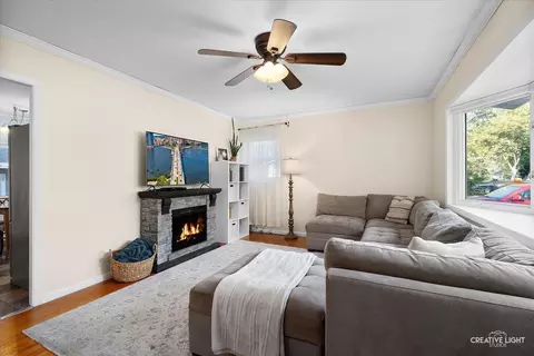 366 Davis Rd, Batavia, IL 60510 photo 4