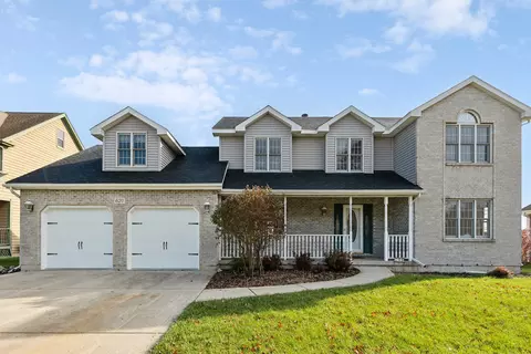 620 Rees St, Hinckley, IL 60520