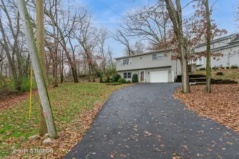 917 Valley Ave, Mchenry, IL 60051 photo 6