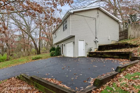 917 Valley Ave, Mchenry, IL 60051 photo 18