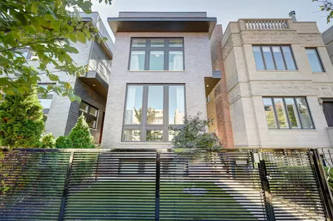 1845 W Race Ave, Chicago, IL 60622