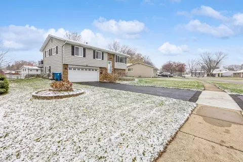 790 Laurel Dr, Aurora, IL 60506 photo 3