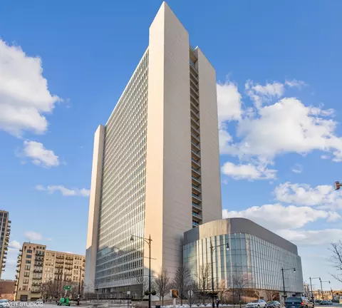 500 W Superior St #1611, Chicago, IL 60654
