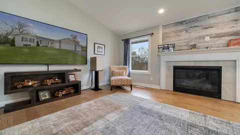 Living - 206 Smith Dr, Oregon, IL 61061 photo 3 of 3
