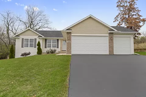206 Smith Dr, Oregon, IL 61061