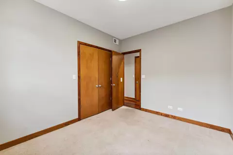 Bedroom - 421 E 45th St #2E, Chicago, IL 60653 photo 4 of 5