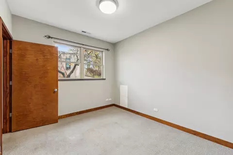 Bedroom - 421 E 45th St #2E, Chicago, IL 60653 photo 3 of 5