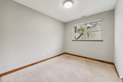 Bedroom - 421 E 45th St #2E, Chicago, IL 60653 photo 2 of 5