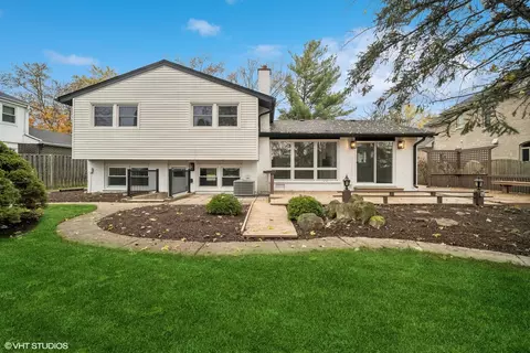 3201 Maple Leaf Dr, Glenview, IL 60026 photo 22