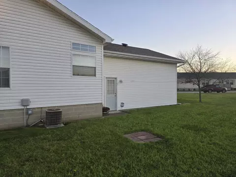 306 Grace Dr, Bloomington, IL 61704 photo 23