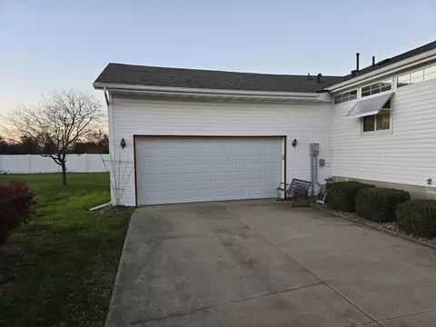 306 Grace Dr, Bloomington, IL 61704 photo 25