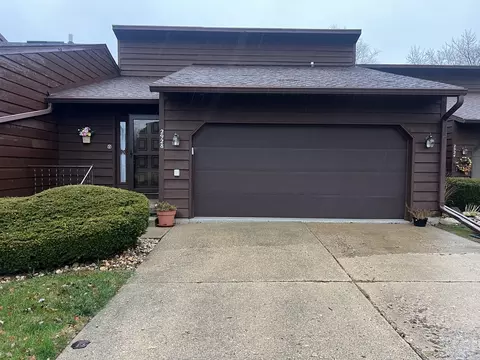 2928 Acorn Dr #2, Freeport, IL 61032