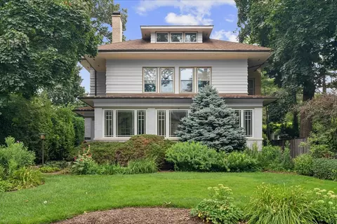 417 Abbotsford Rd, Kenilworth, IL 60043