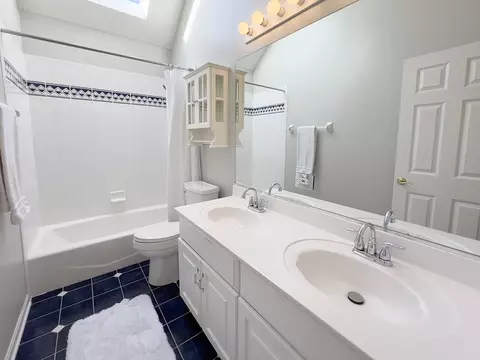 Bath - 30 W786 Warwick Way, Wayne, IL 60184 photo 3 of 4