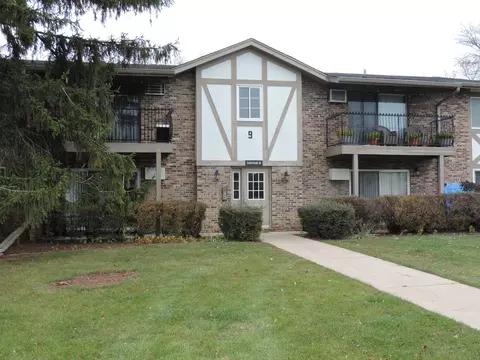 16 W540 Lake Dr #9A-204, Willowbrook, IL 60527