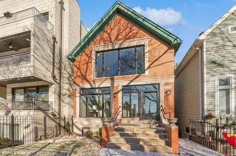 2112 W Barry Ave, Chicago, IL 60618