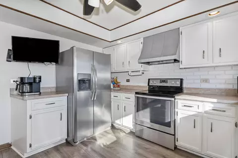 Kitchen - 3541 E Danne Rd, Crete, IL 60417 photo 4 of 5