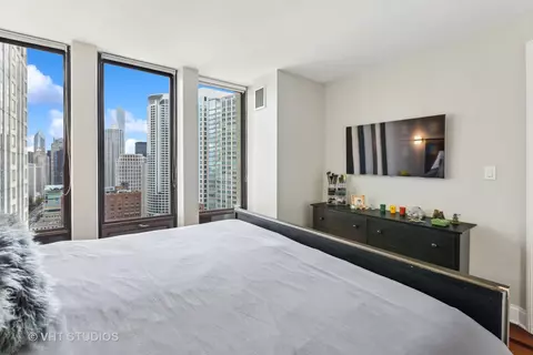 100 E Walton St #36E, Chicago, IL 60611 photo 13