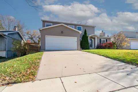 Exterior - 102 Doud Ct, Normal, IL 61761 photo 10 of 11
