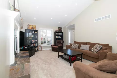 Living - 102 Doud Ct, Normal, IL 61761 photo 3 of 7