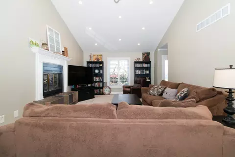 Living - 102 Doud Ct, Normal, IL 61761 photo 6 of 7