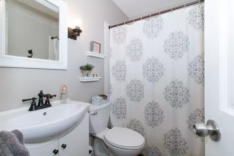 Bath - 102 Doud Ct, Normal, IL 61761 photo 1 of 4