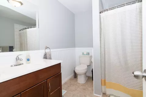 Bath - 102 Doud Ct, Normal, IL 61761 photo 2 of 4
