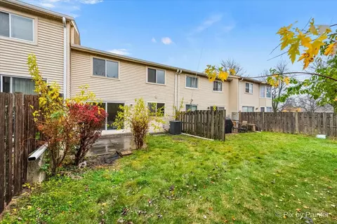 Exterior - 505 Monroe Rd, Bolingbrook, IL 60440 photo 2 of 5