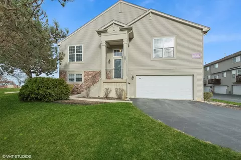 872 Cherry Creek Dr #872, Grayslake, IL 60030