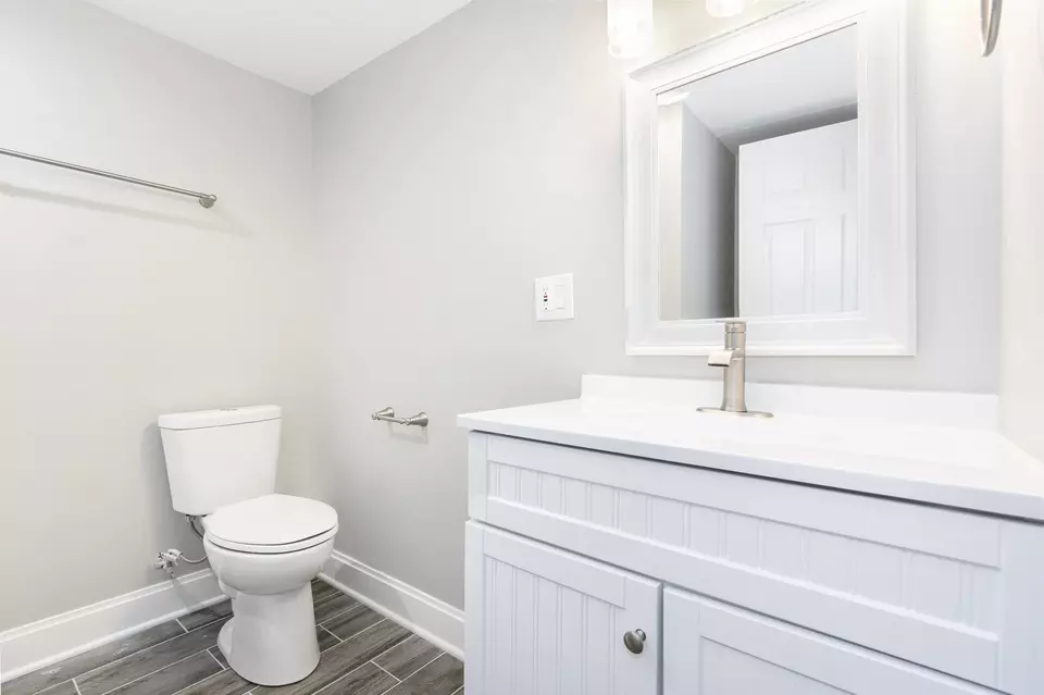 Bath - 1901 W 71st St, Chicago, IL 60636 photo 1 of 4