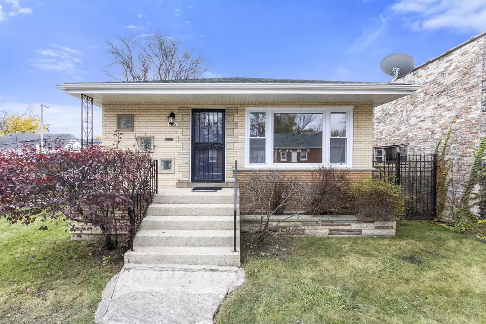Exterior - 1901 W 71st St, Chicago, IL 60636 photo 1 of 5